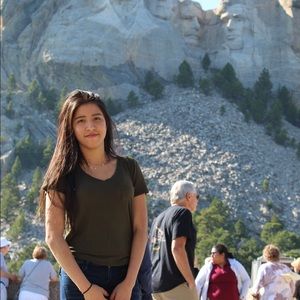 Meet your Posher, Rebeca